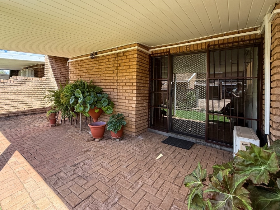 1 Bedroom Property for Sale in Oudorp North West